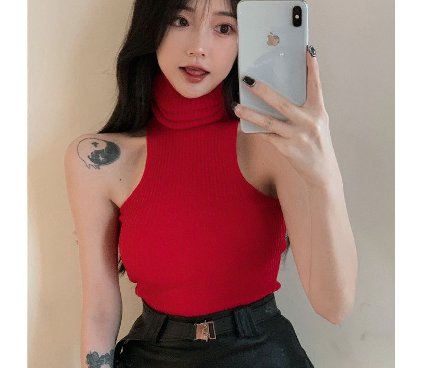 Plain Turtleneck Sleeveless Top
