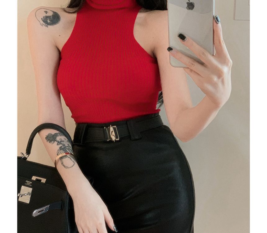 Plain Turtleneck Sleeveless Top