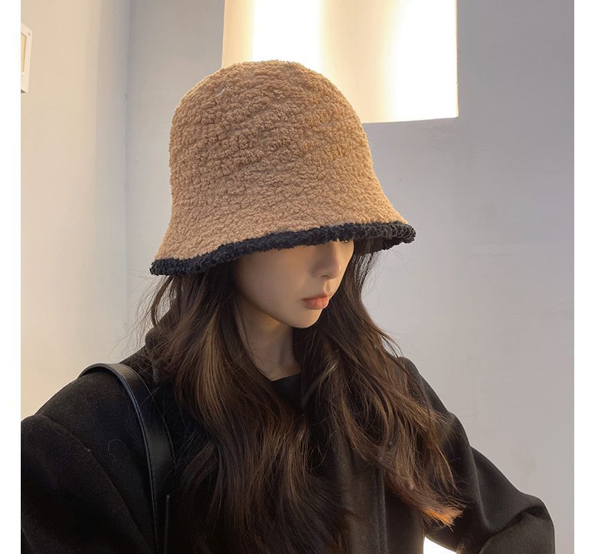 Sample Contrast Trim Faux Shearling Bucket Hat