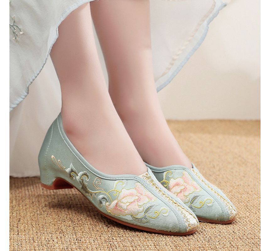 Floral Embroidered Satin Pumps