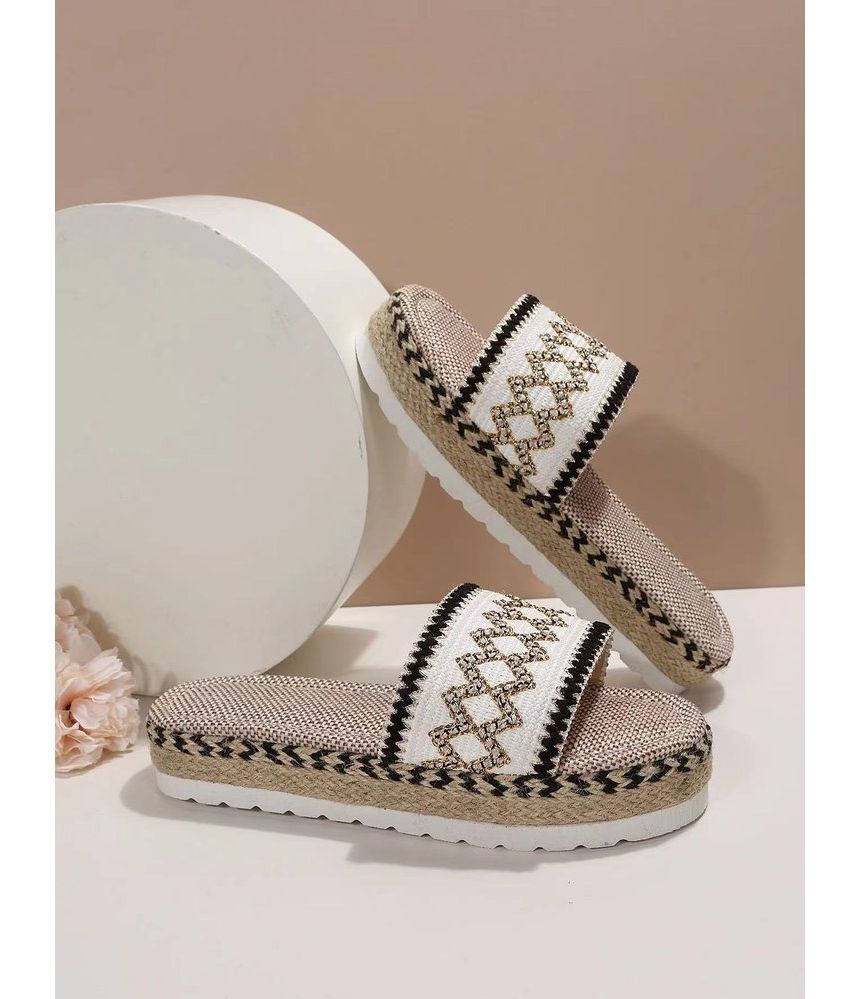 Patterned Sandals Platform Slide