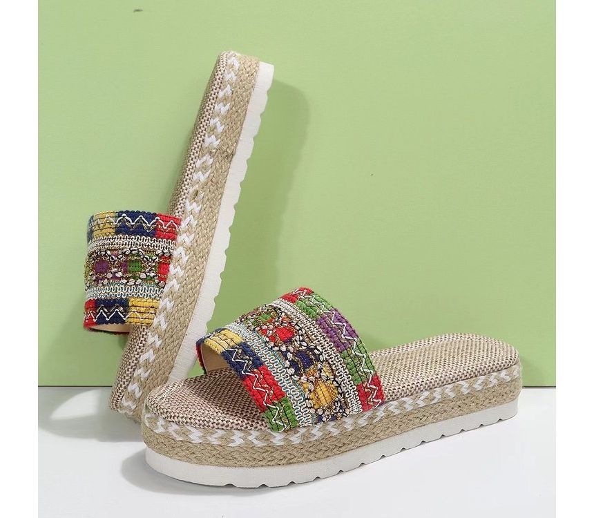 Patterned Sandals Platform Slide