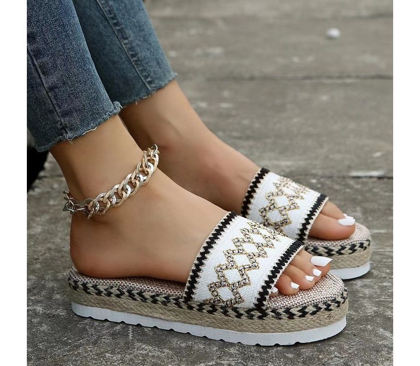 Patterned Sandals Platform Slide