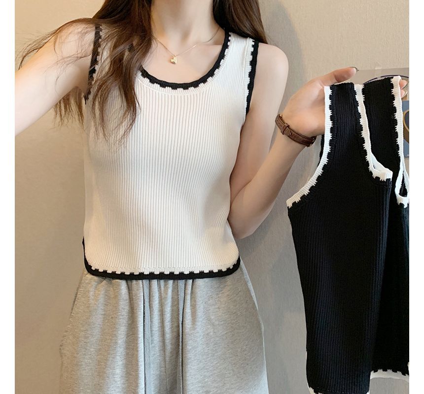 Trim Contrast Top Tank
