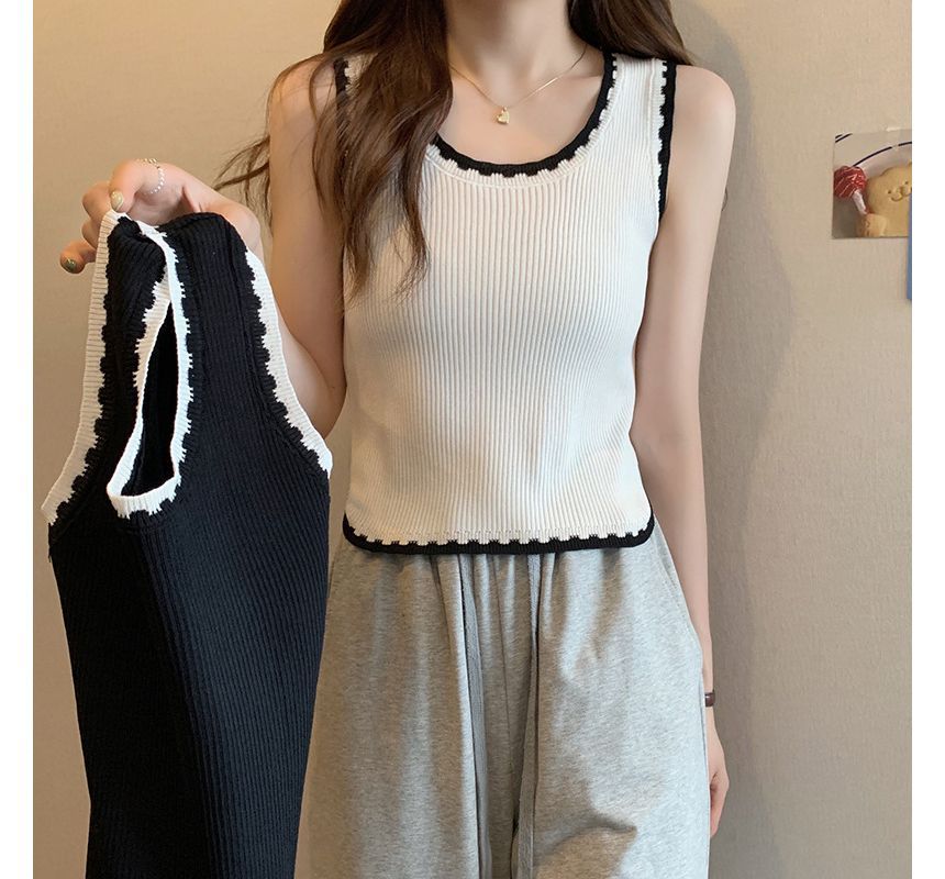 Trim Contrast Top Tank