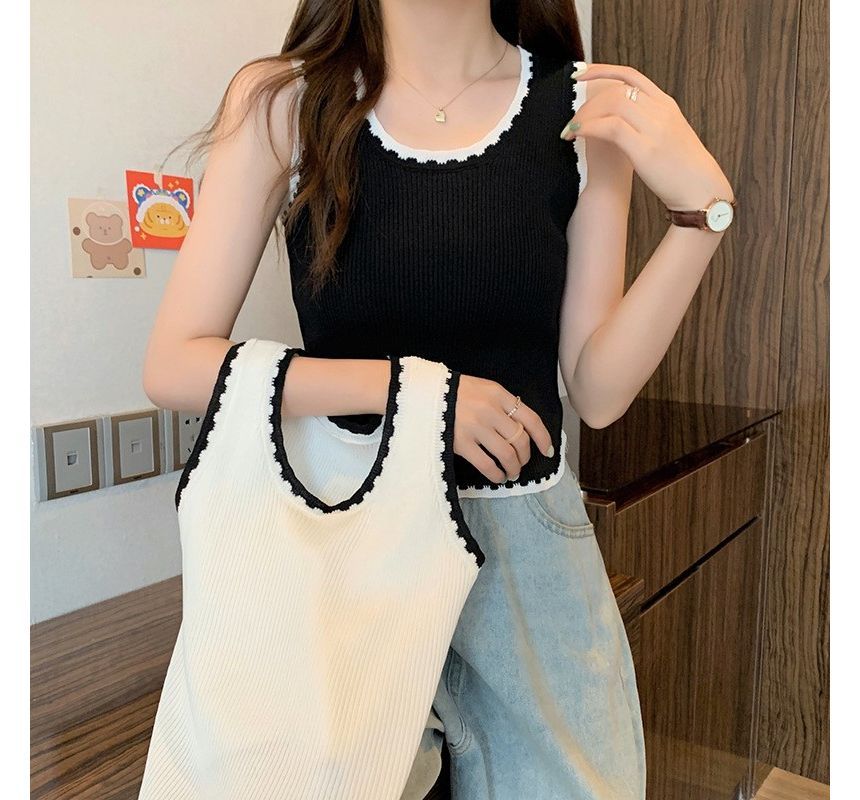 Trim Contrast Top Tank