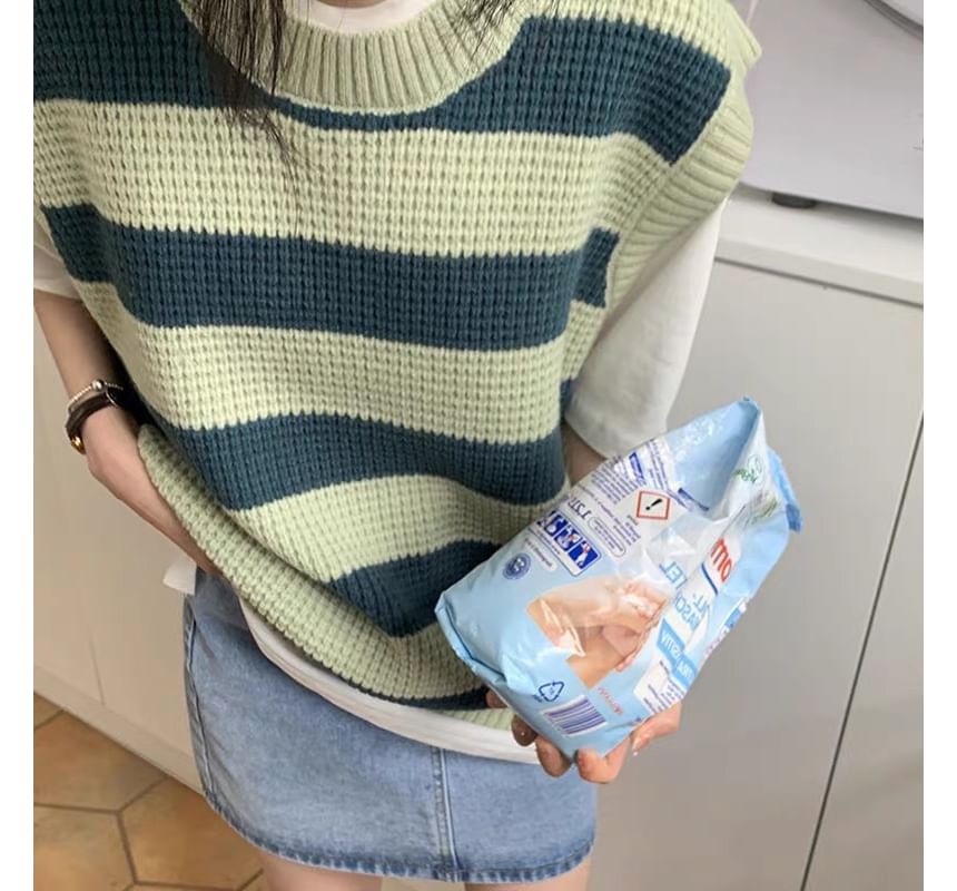 Vest Round Neck Sleeveless Knit Striped