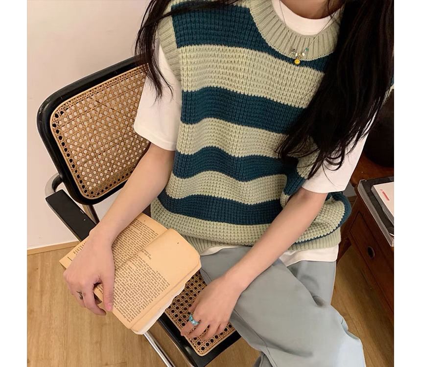 Vest Round Neck Sleeveless Knit Striped