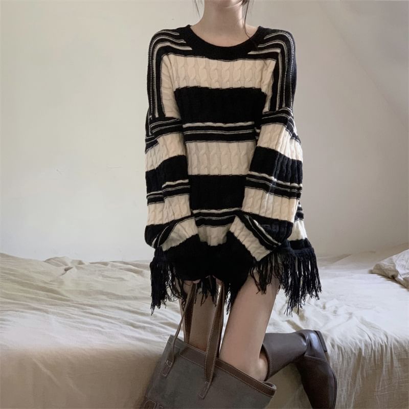 Loose-Fit Striped Sweater Frayed