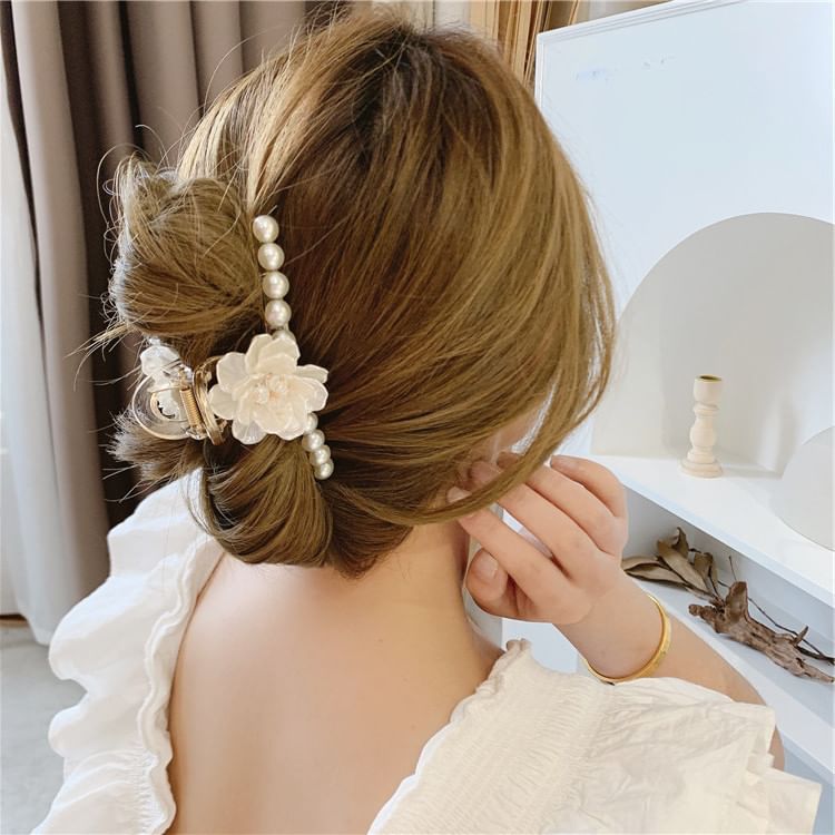 Faux Clamp Floral Acrylic Hair Pearl