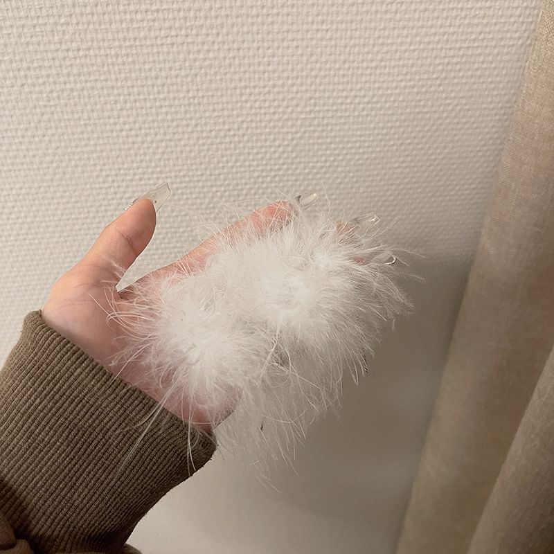 Faux Pearl Stud Feather Earring