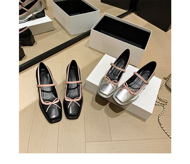 Sample Square Toe Bow Mary Jane Pumps