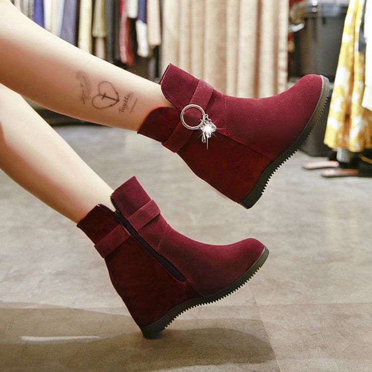 Hidden-Wedge Short Boots Snow