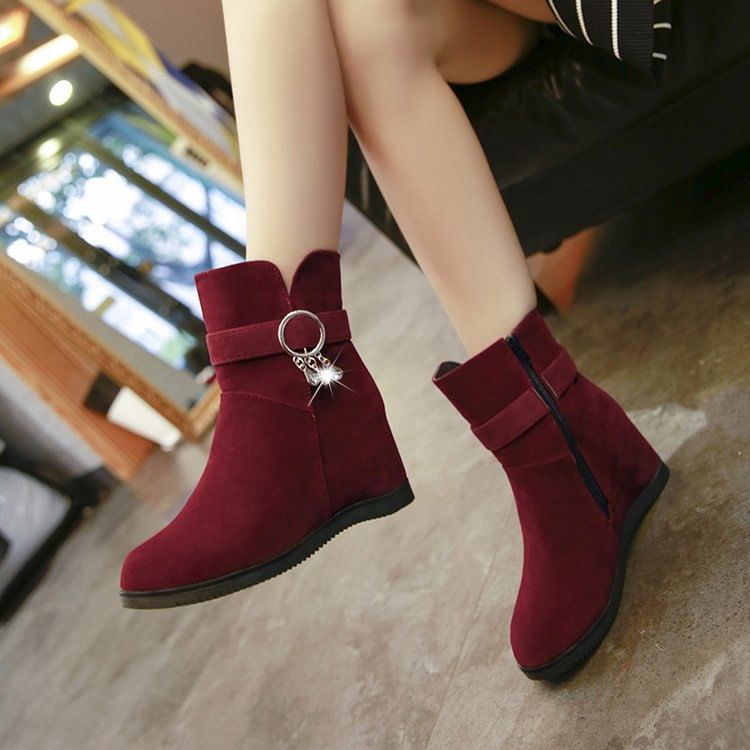 Hidden-Wedge Short Boots Snow
