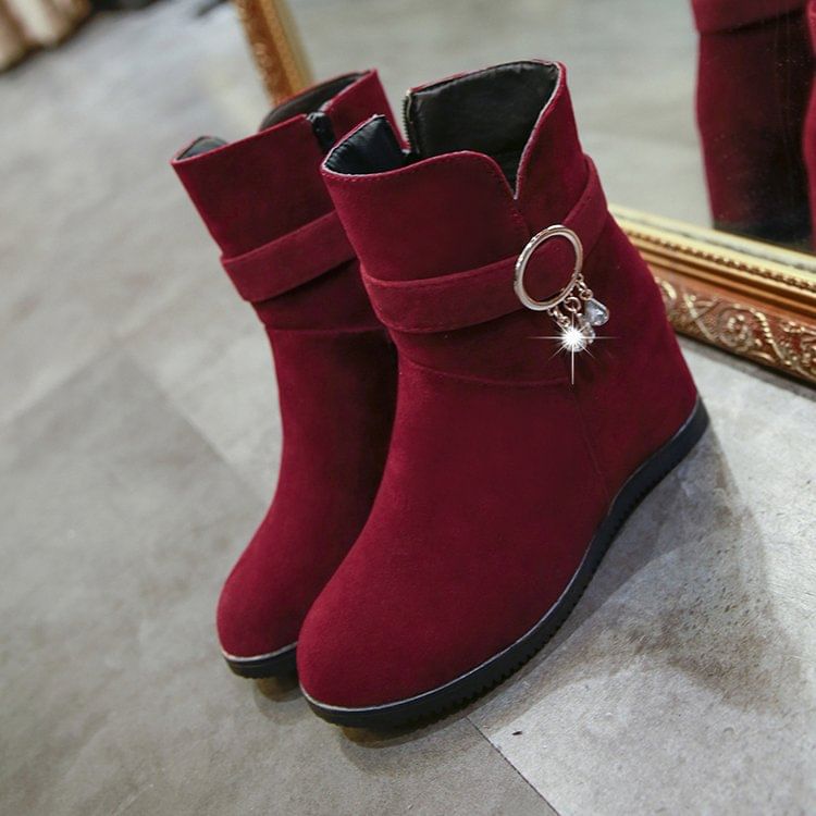 Hidden-Wedge Short Boots Snow