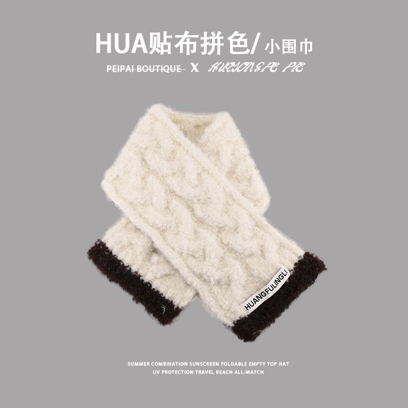 Applique Label Contrast Scarf Trim