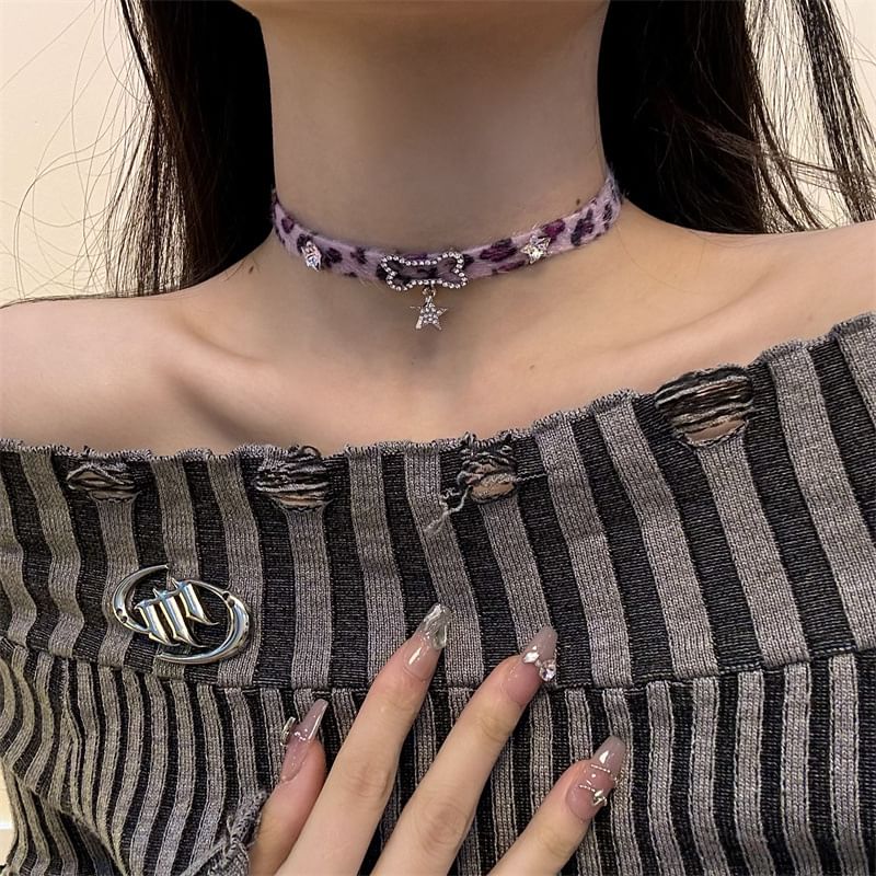 Droplet Bow Pendant Faux Print Choker Leopard Pearl