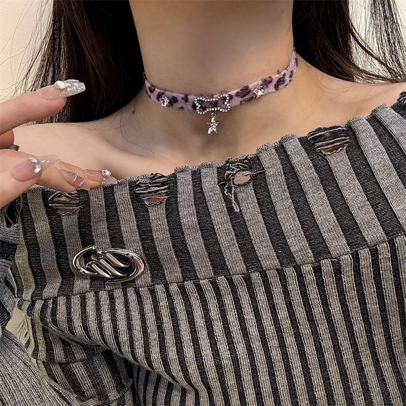 Droplet Bow Pendant Faux Print Choker Leopard Pearl