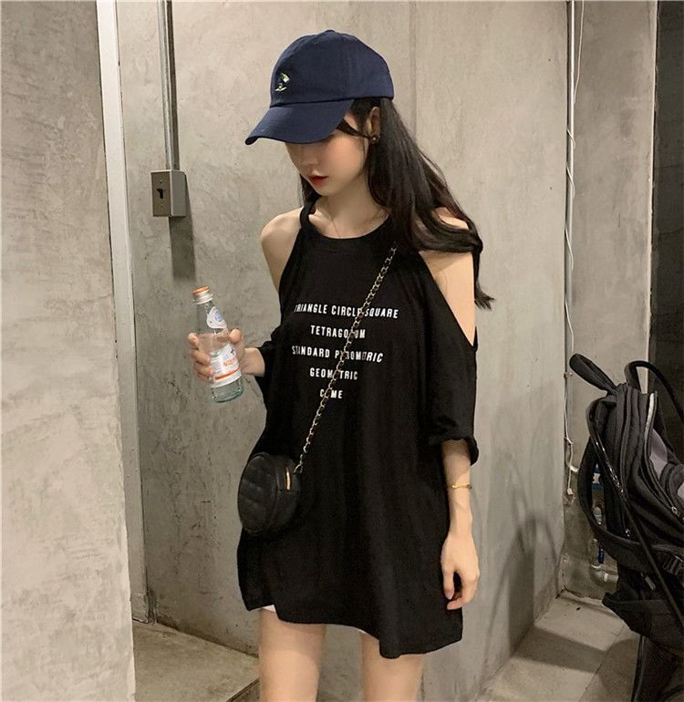 Lettering Print T-Shirt 3/4-Sleeve Cold Crew Neck Shoulder