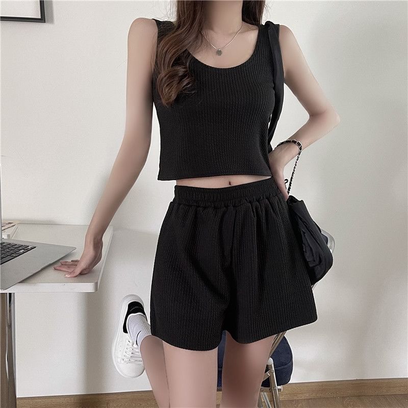 Elastic + Set: Sweat Plain Tank Scoop Top Neck Waist Shorts