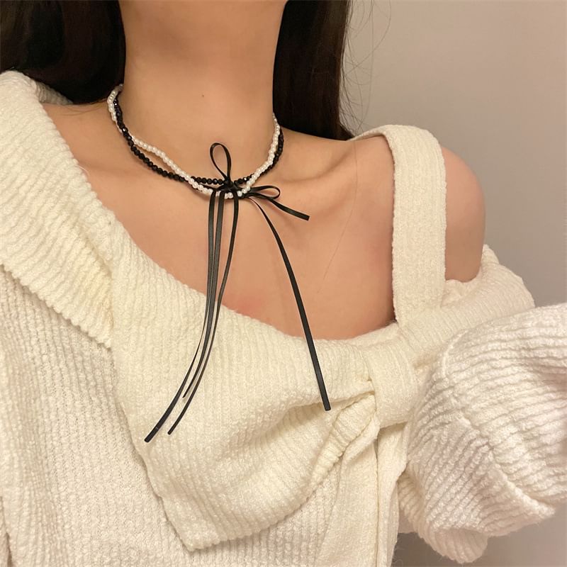 Pearl Bow Necklace Faux
