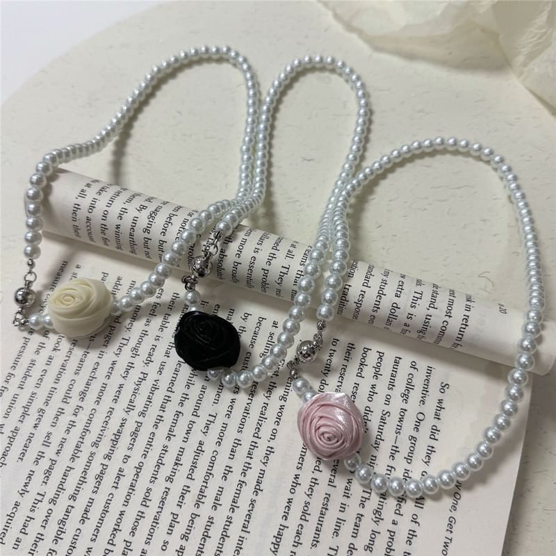 Faux Floral Pearl Necklace