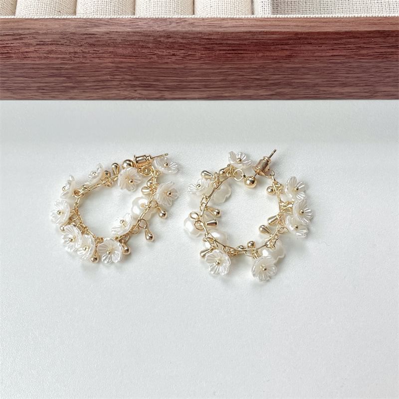 Pearl Faux Fringed Earring Floral Hoop