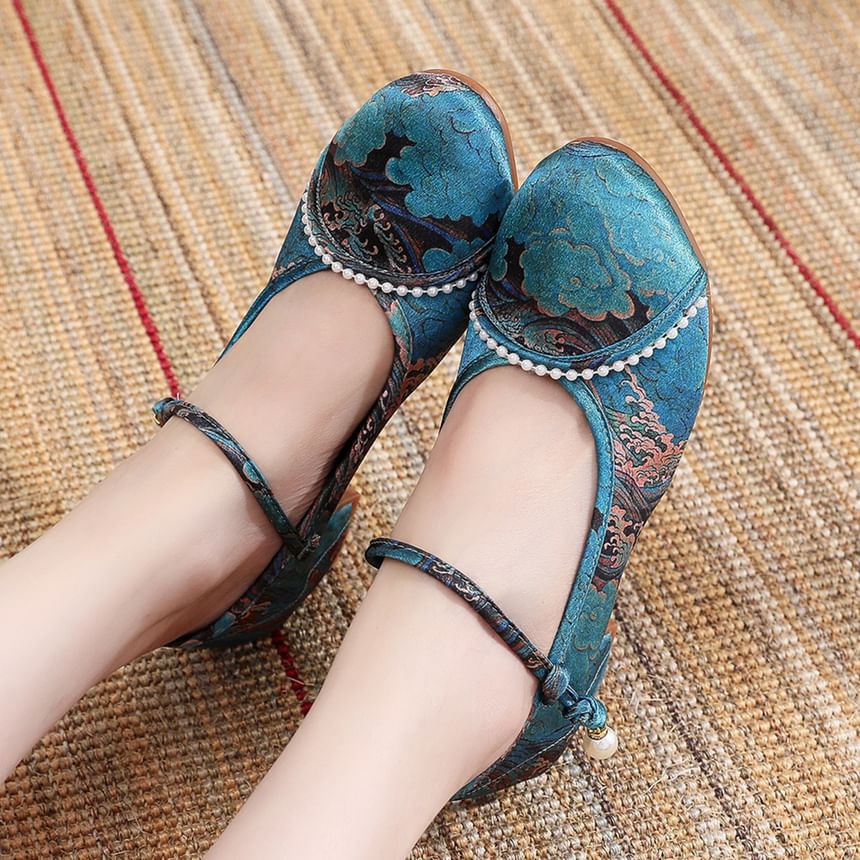 Embroidered Sandals Textile Heel Low