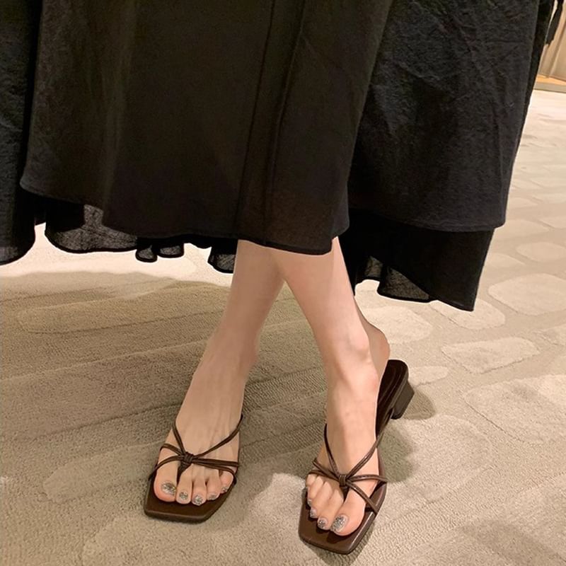 Wholesale Sample Knotted Thong Sandals
