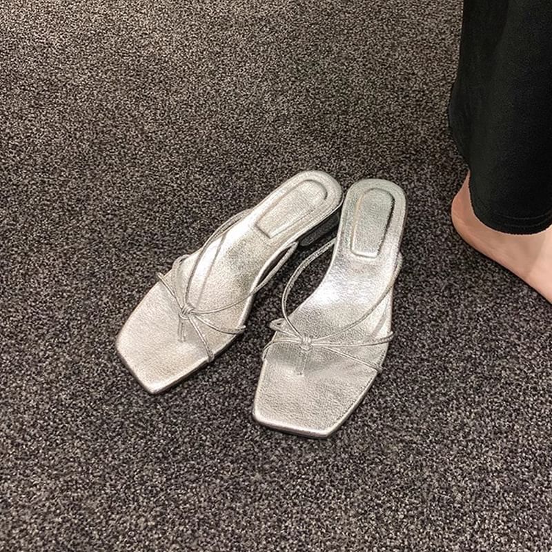 Wholesale Sample Knotted Thong Sandals