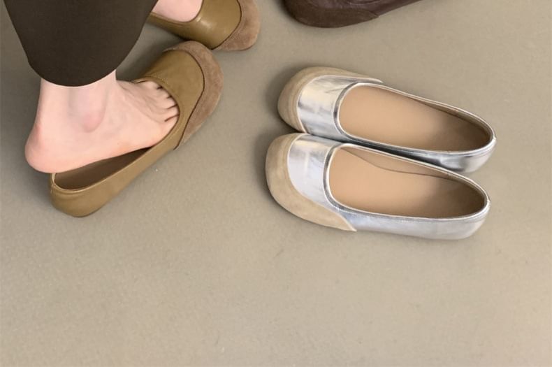 Sample Round Toe Faux Leather Flats
