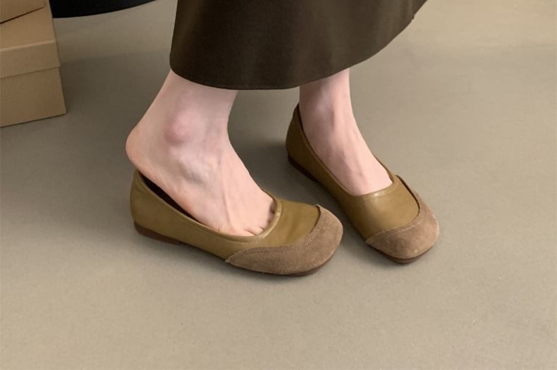 Sample Round Toe Faux Leather Flats