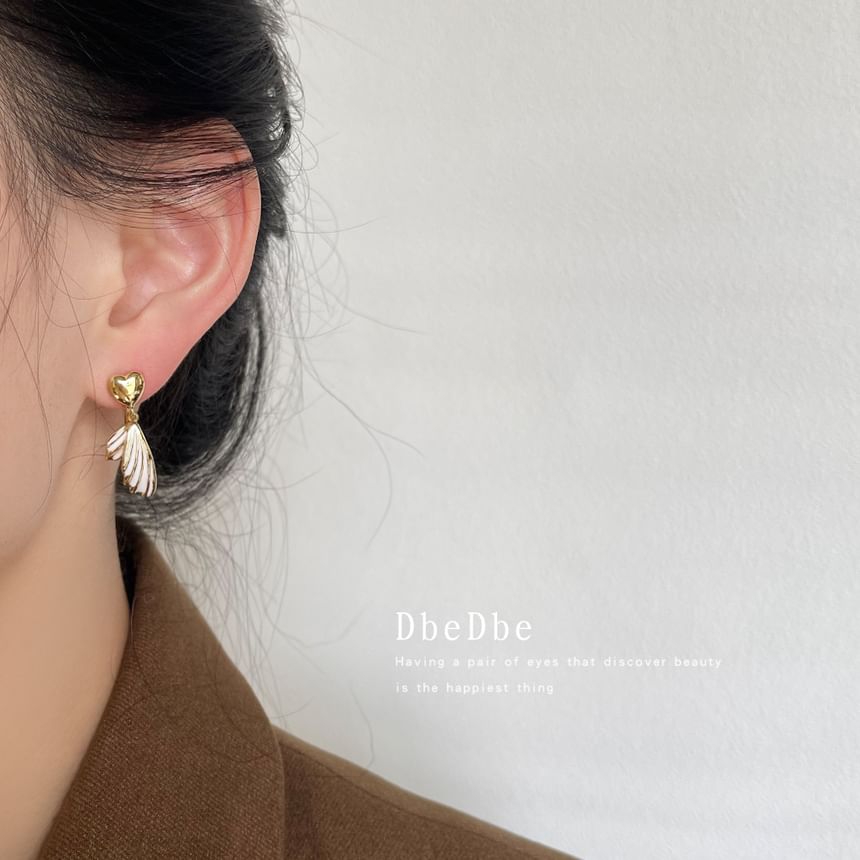 On Asymmetrical Drop Heart Clip Wing Earring