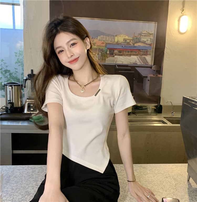 Asymmetrical Short-Sleeve Plain Tee Neck Crew