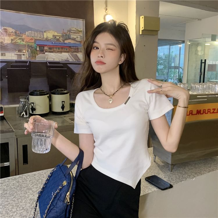 Asymmetrical Short-Sleeve Plain Tee Neck Crew
