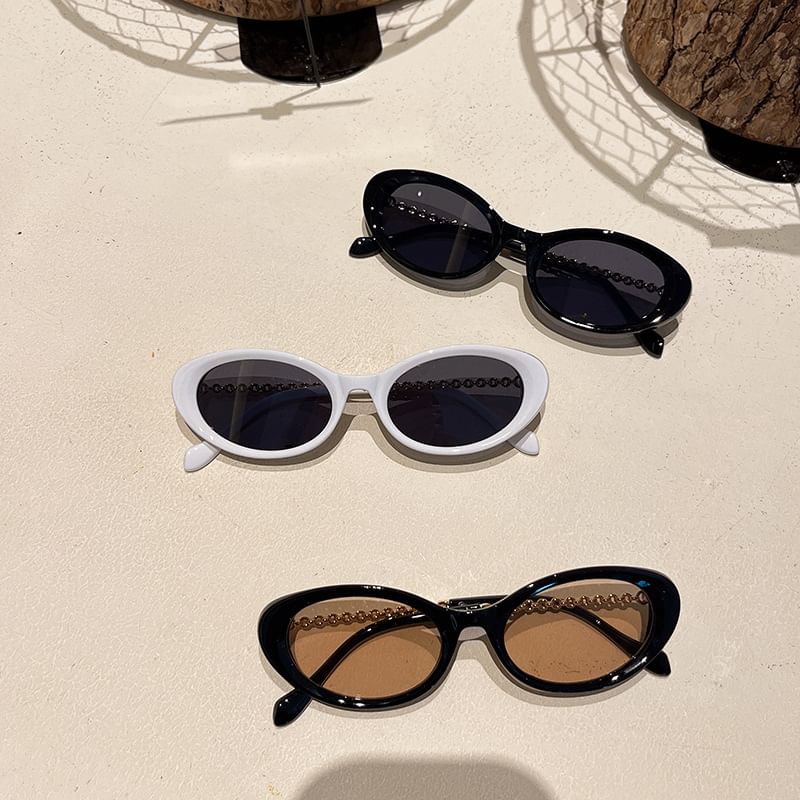SampleOval Plastic Sunglasses