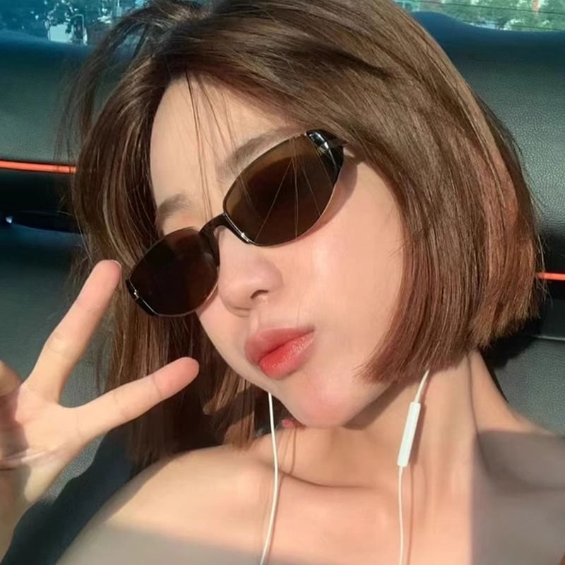 SampleFlat Lens Shield Sunglasses