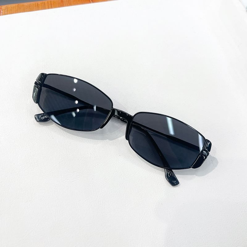 SampleFlat Lens Shield Sunglasses