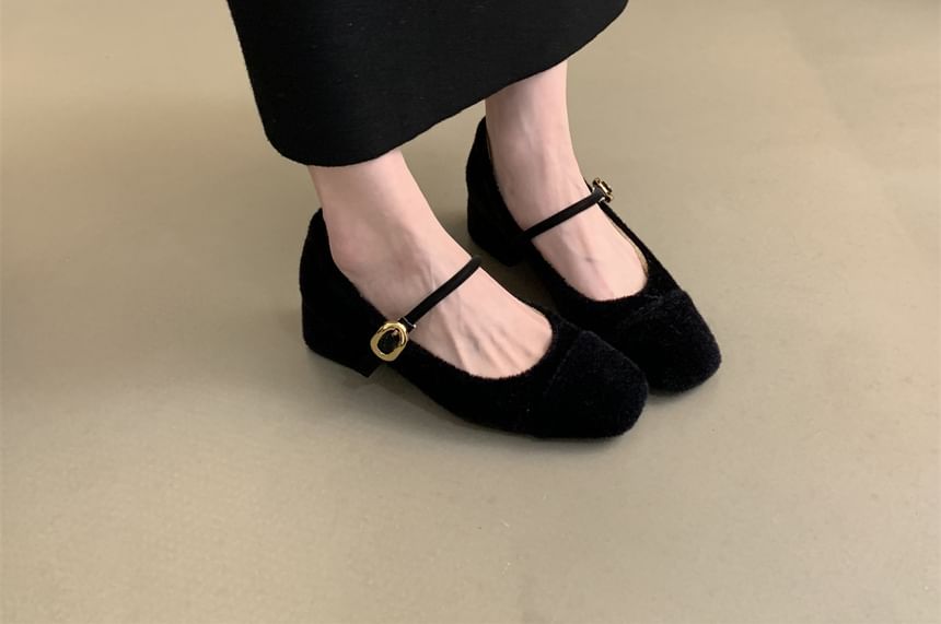 Sample Low Heel Plain Mary Jane Pumps