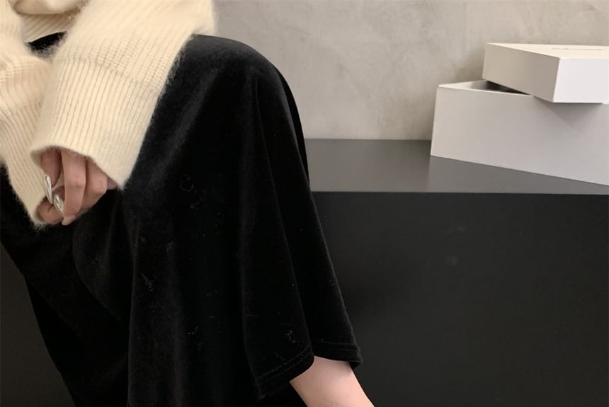 Sample Fleece Pointed Flats