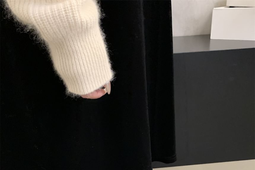 Sample Fleece Pointed Flats