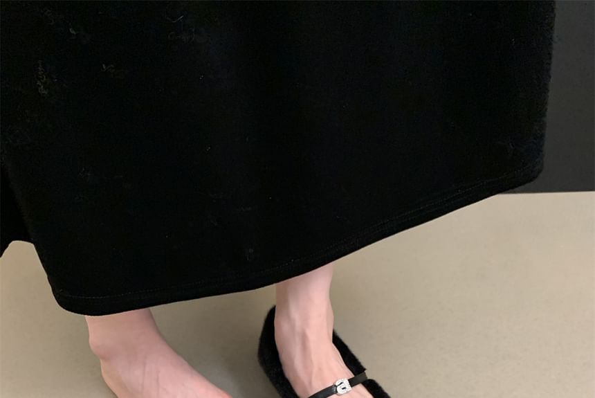 Sample Fleece Pointed Flats