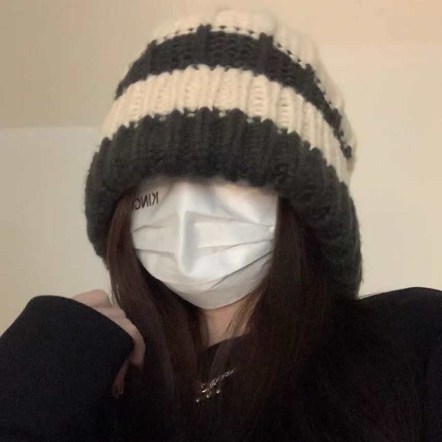 / Plain Striped Ribbed Beanie