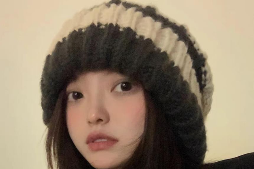/ Plain Striped Ribbed Beanie