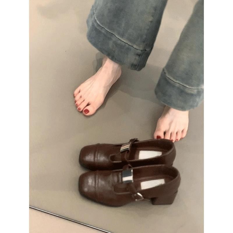 Sample Chunky Heel Square Toe T-Strap Plain Faux Leather Mary Jane Pumps