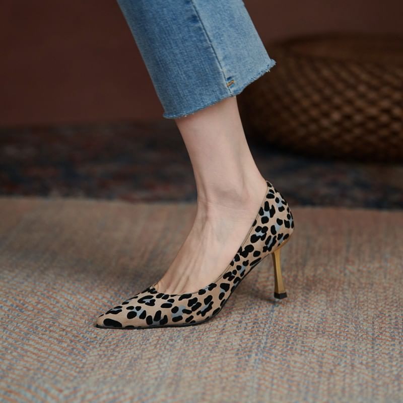 SampleHigh Heel Leopard Pumps