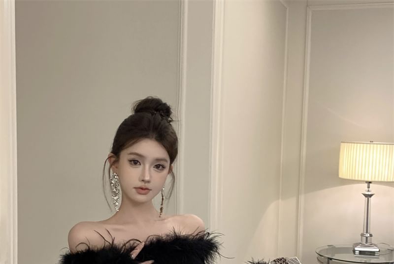 Wholesale Sample Long-Sleeve Off-Shoulder Plain Sequin Fluffy Trim Mini Sheath Dress