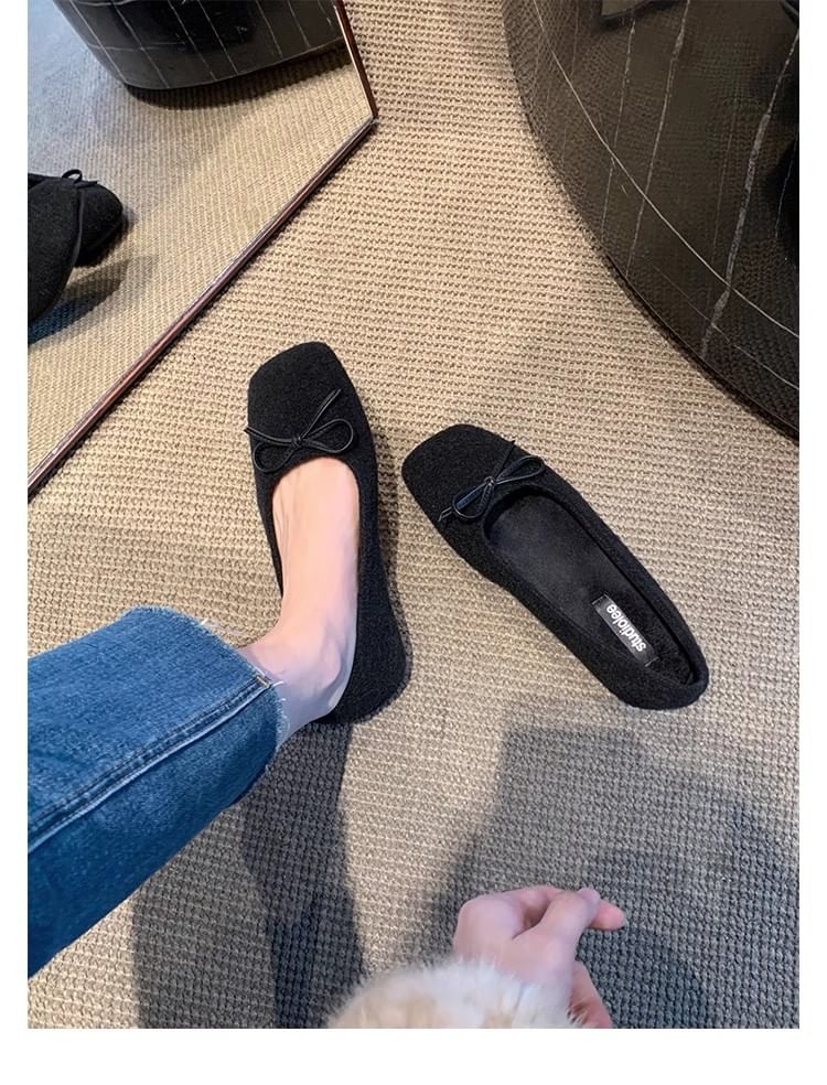Toe Bow Accent Square Flats