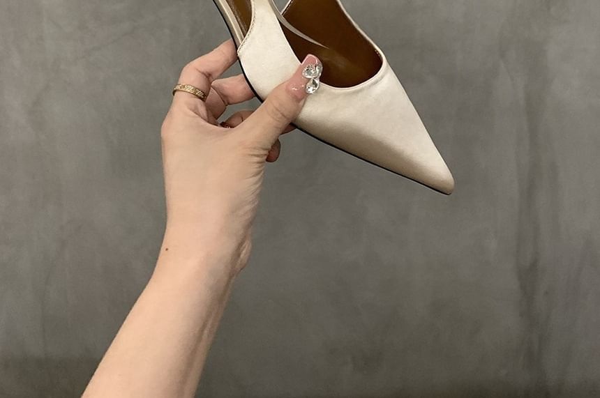 SamplePointed Toe Satin Kitten Heel Pumps
