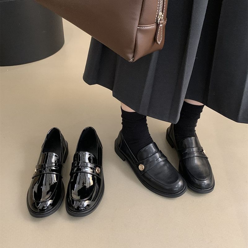 SampleFaux Leather / Patent Leather Penny Loafers